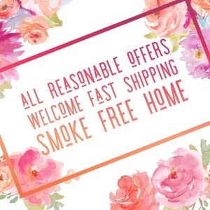 I love offers! Feel free to bundle your favorite items and send me an offer! 🥰